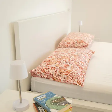 Aragonese Apartment *